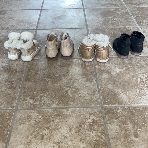 Lot of Girls Size 6 Boots - Picture 4 of 5